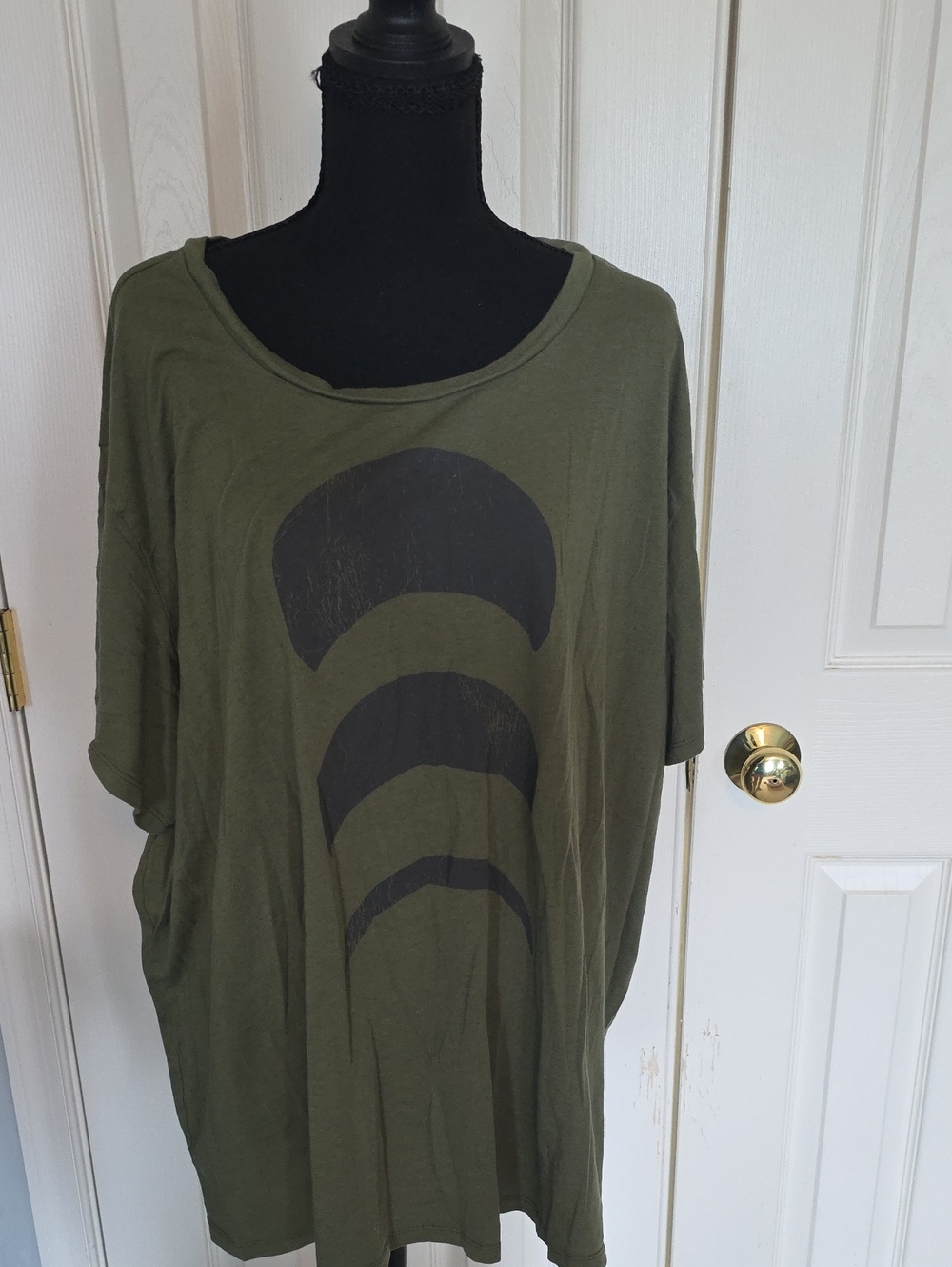 torrid Olive Green Short Sleeve Tee with Black Graphic